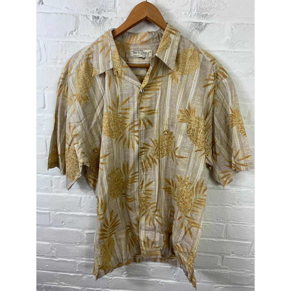Tori Richard Men's Hawaiian CampVintage Shirt Pineapple Print  MED (fits XL)